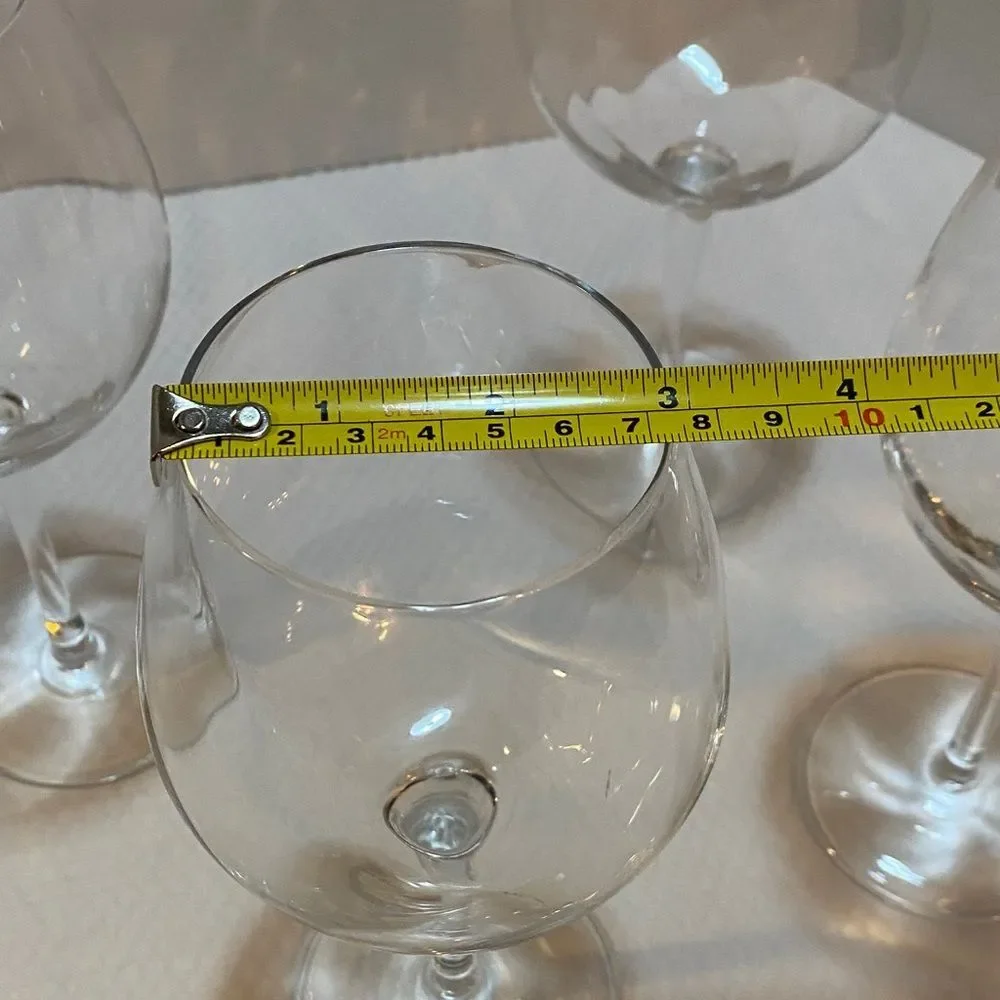 Pier 1 Elegant Swirl Clear Wine Glass Set (4)